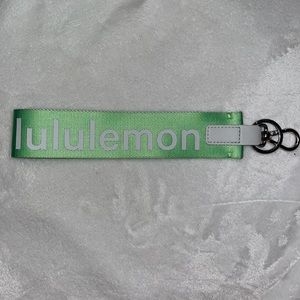 lululemon scream green light never lost keychain